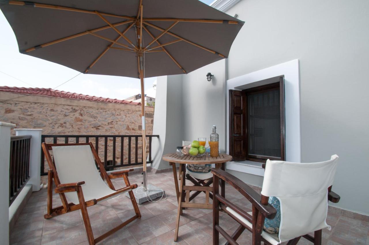 Luca'S Houses Chalki Town Exterior foto